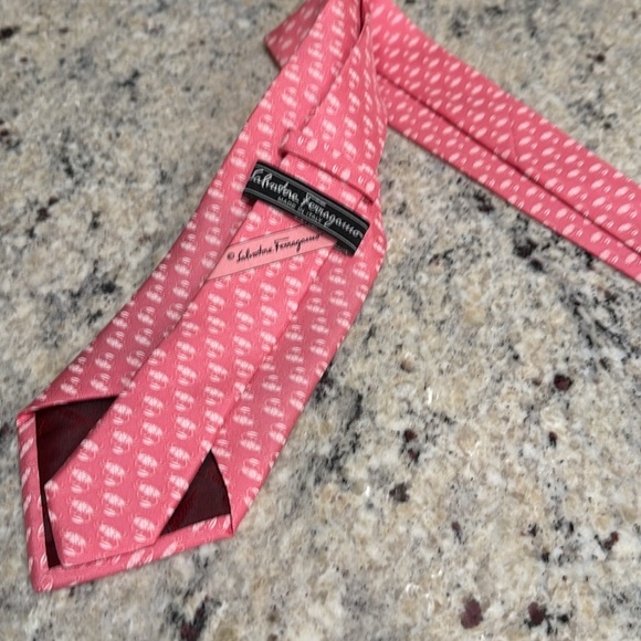 Ferragamo Crab tie  🦀  NWOT - Picture 3 of 5